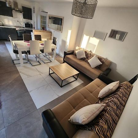 Flat Apartment Genay  ภายนอก รูปภาพ